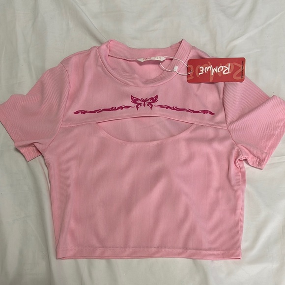 3/$15 NWT Pink Ribbed butterfly cut out crop top small - Picture 1 of 4